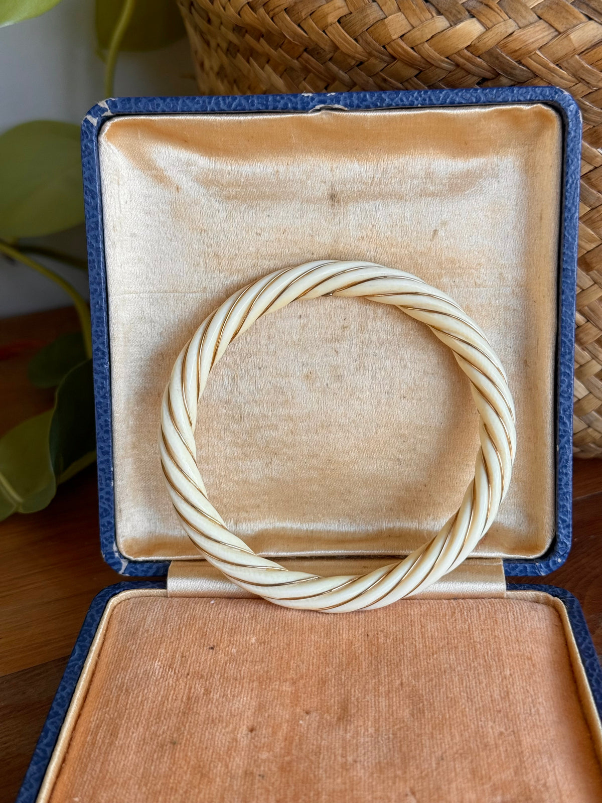 Ivory and 18ct Yellow Gold | Hand Carved Twist Bangle circa 1900’s