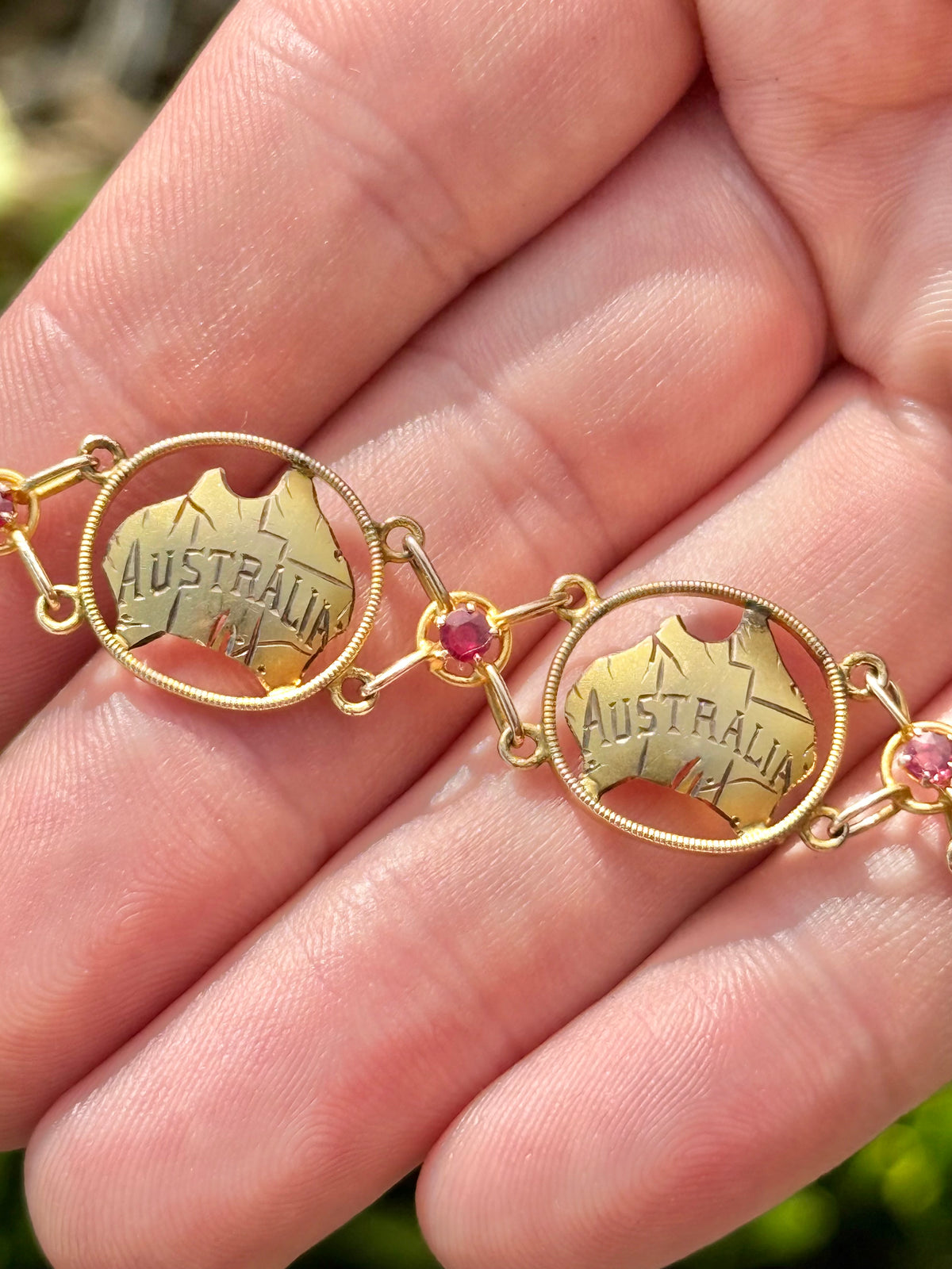 Antique 9ct Gold Australian Map Bracelet | Circa 1900s | 5 Rubies | Souvenir Jewellery