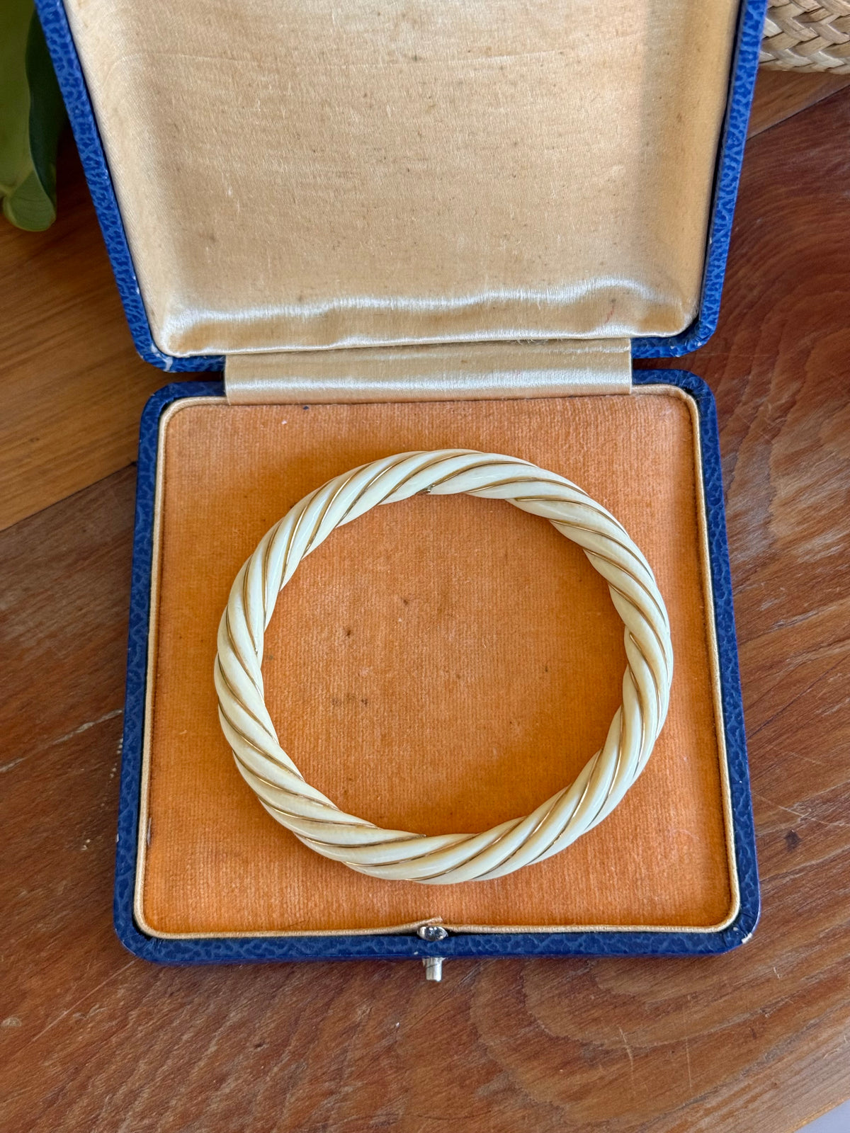 Ivory and 18ct Yellow Gold | Hand Carved Twist Bangle circa 1900’s