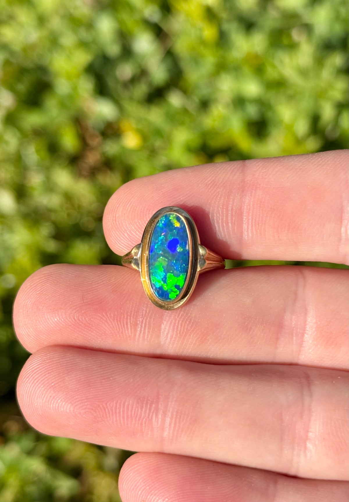 9ct Gold Solid Opal Ring | Vintage Beauty with Fluid Lines, late 20th century
