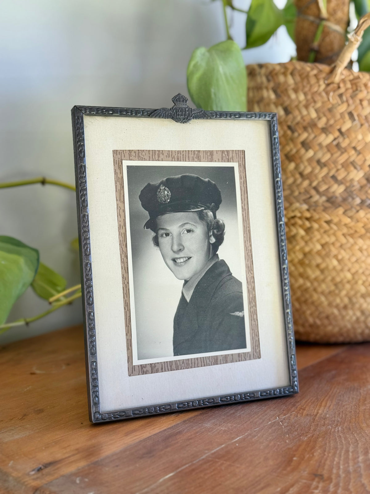 WW2 Australian RAAF Sweetheart Frame | Soldier Photo | Excellent Condition | Collectable