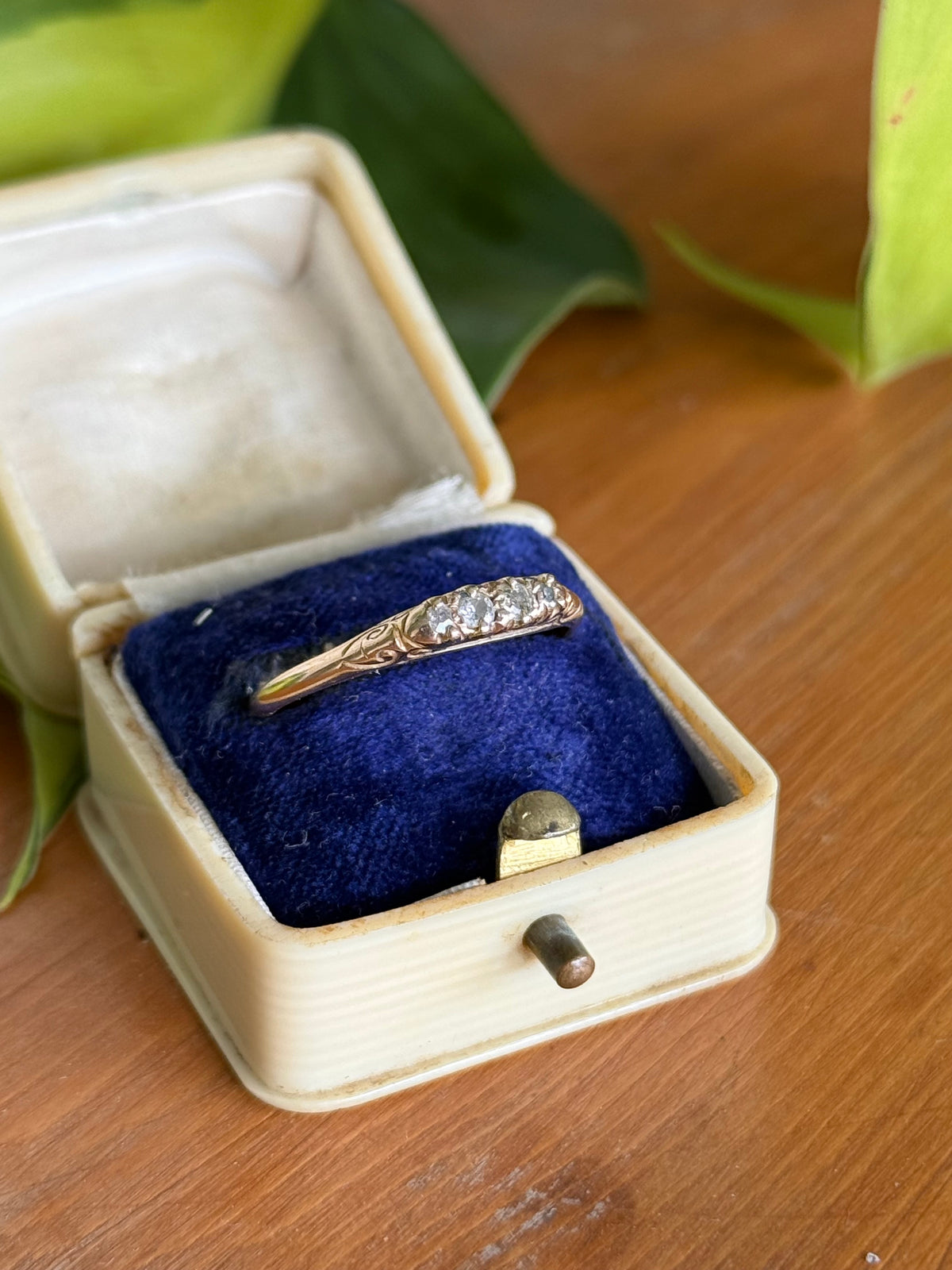 Victorian 18ct Gold Five Diamond Ring with Scroll-Engraved Setting - Size U