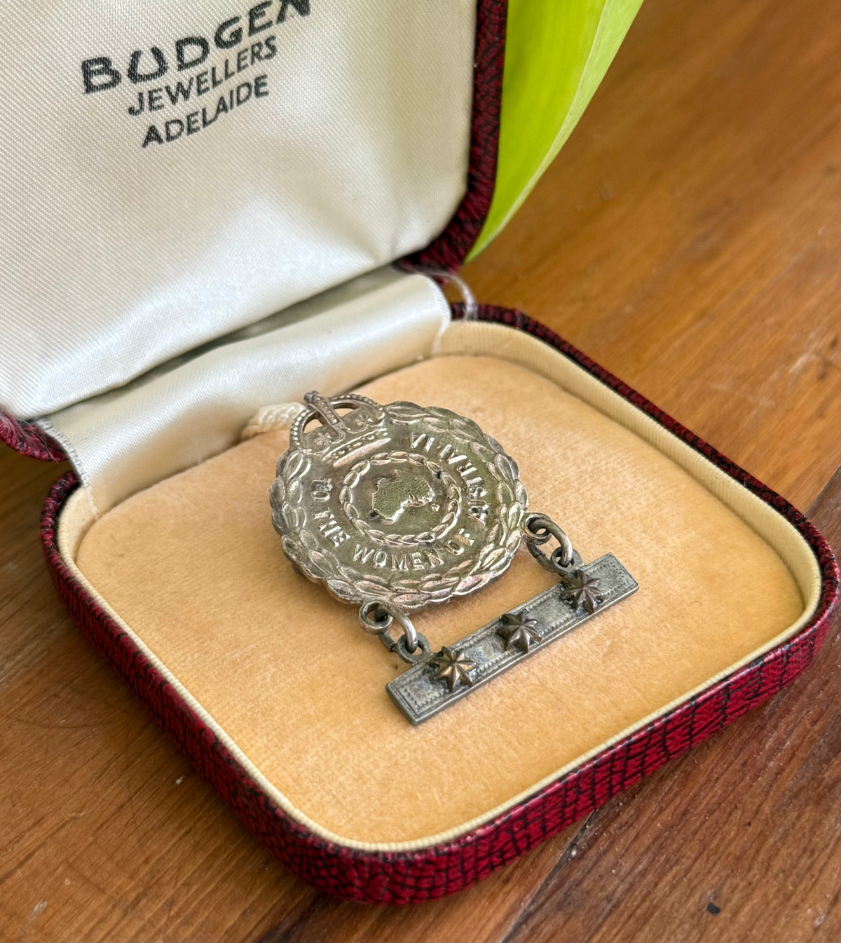 WWII Female Relatives’ Badge — “To the Women of Australia” with Three Stars, Phillips Family