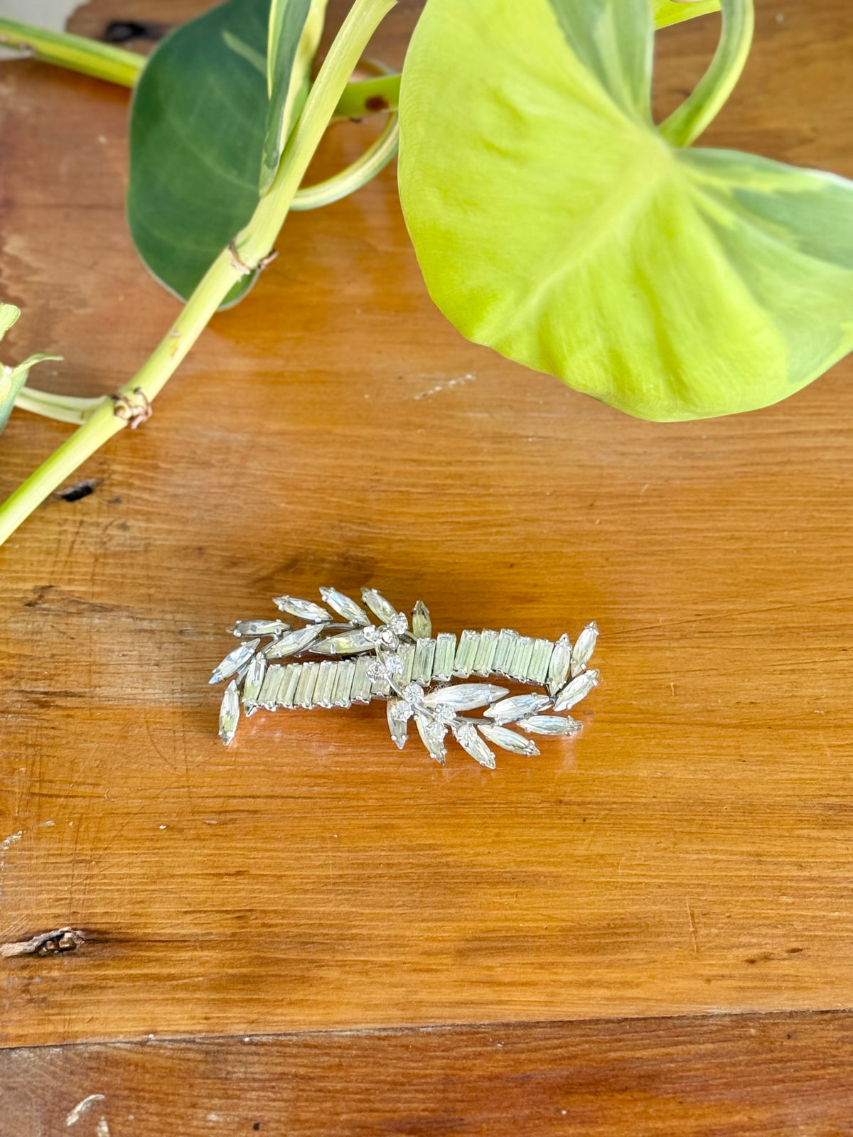 Jewelcrest Brooch by Donald Simpson | Mid-Century Australian Costume Jewellery with Paste Stones