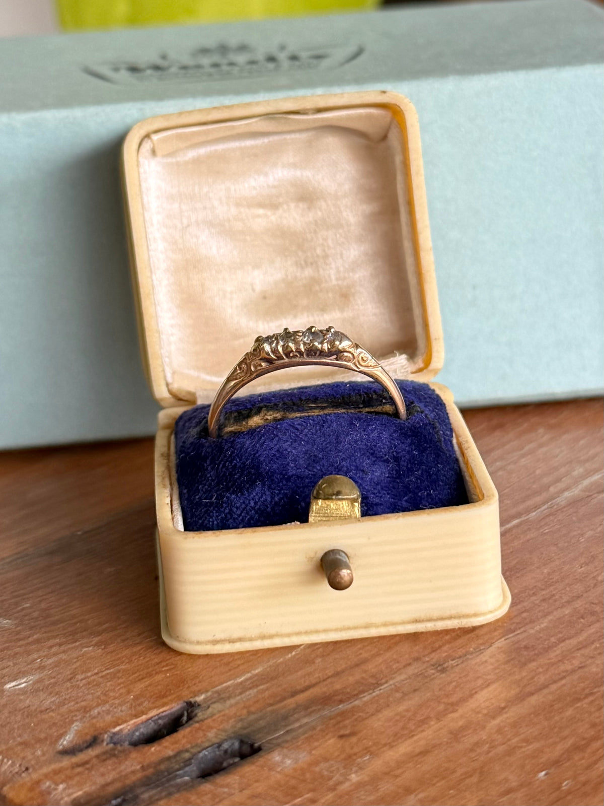 Victorian 18ct Gold Five Diamond Ring with Scroll-Engraved Setting - Size U