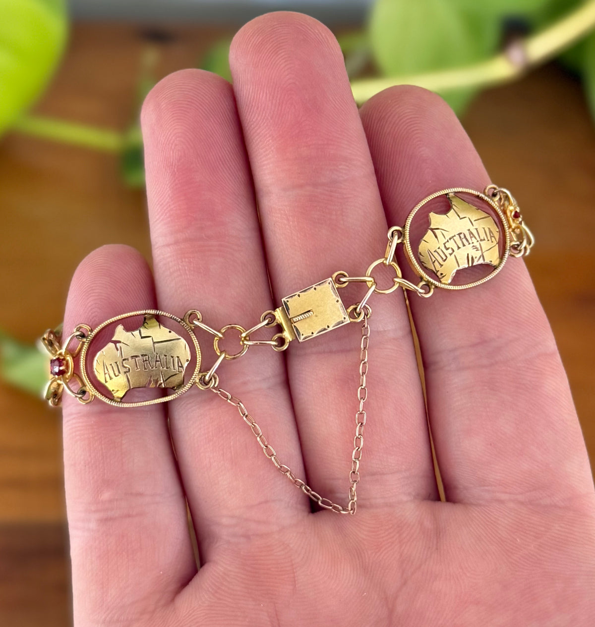 Antique 9ct Gold Australian Map Bracelet | Circa 1900s | 5 Rubies | Souvenir Jewellery