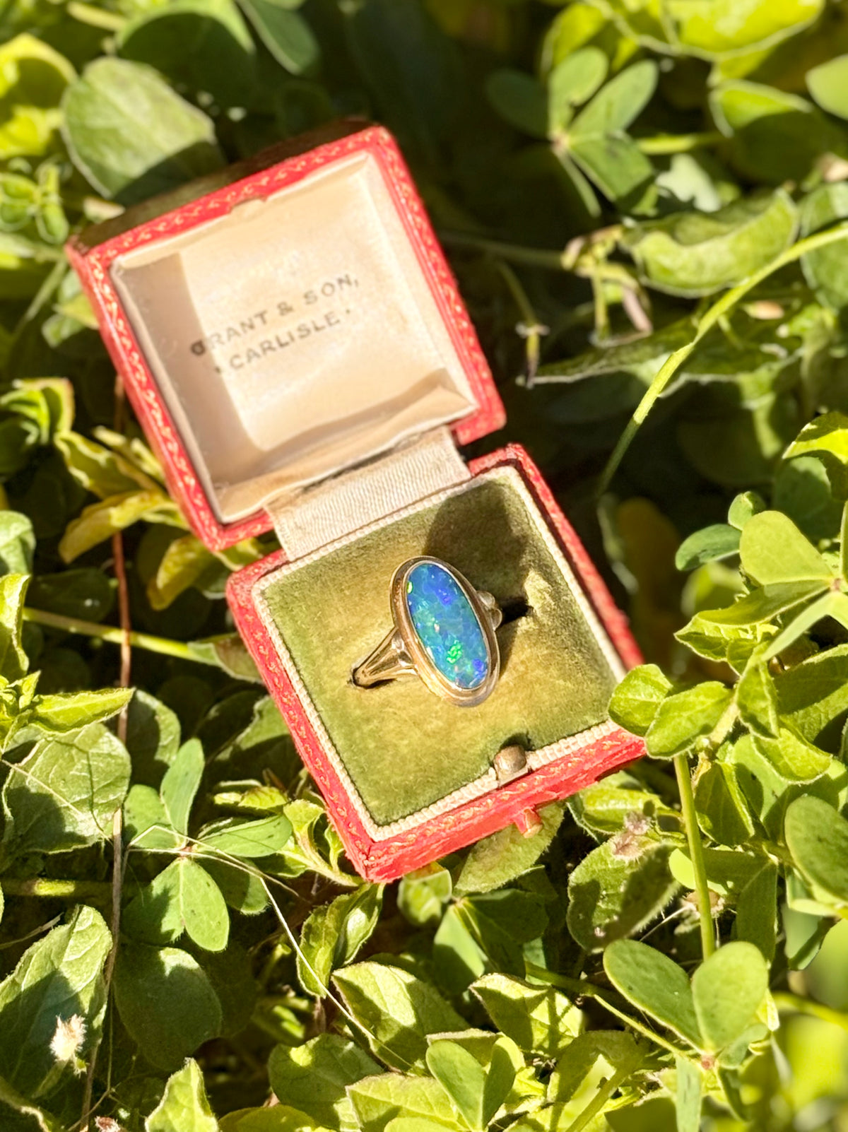 9ct Gold Solid Opal Ring | Vintage Beauty with Fluid Lines, late 20th century