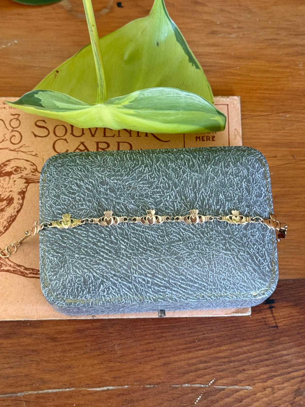 Vintage 9ct Gold Claddagh Link Bracelet – British Hallmarked