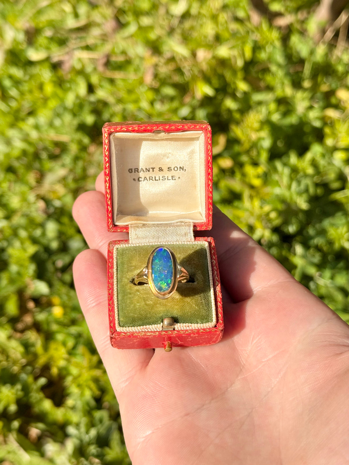 9ct Gold Solid Opal Ring | Vintage Beauty with Fluid Lines, late 20th century
