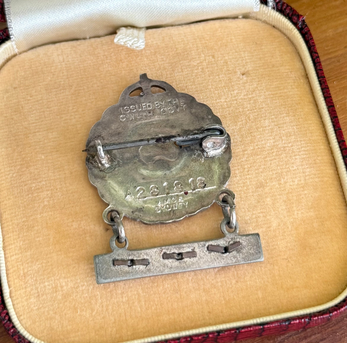 WWII Female Relatives’ Badge — “To the Women of Australia” with Three Stars, Phillips Family