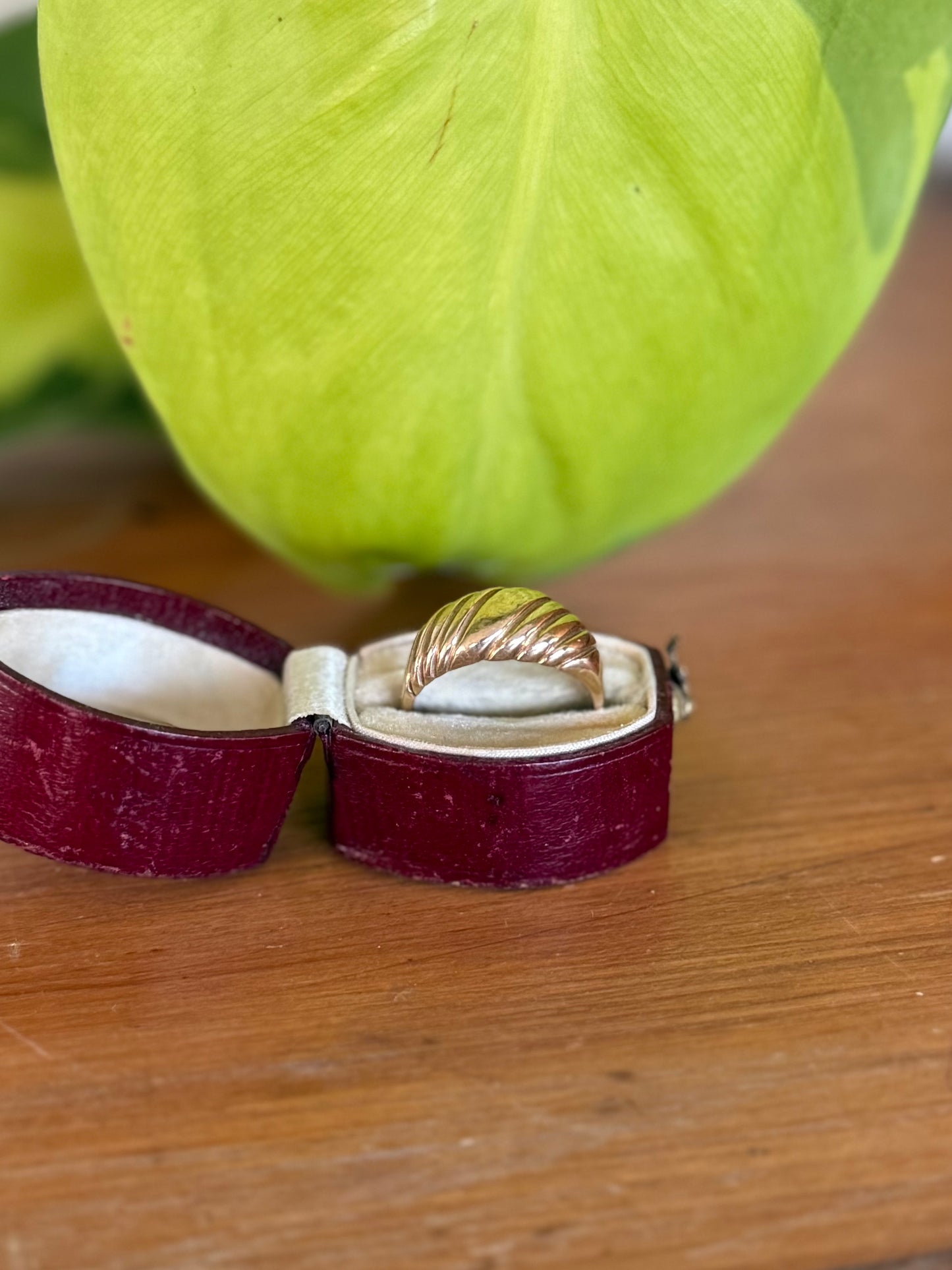 Vintage 9ct Gold Croissant Ring – Size M