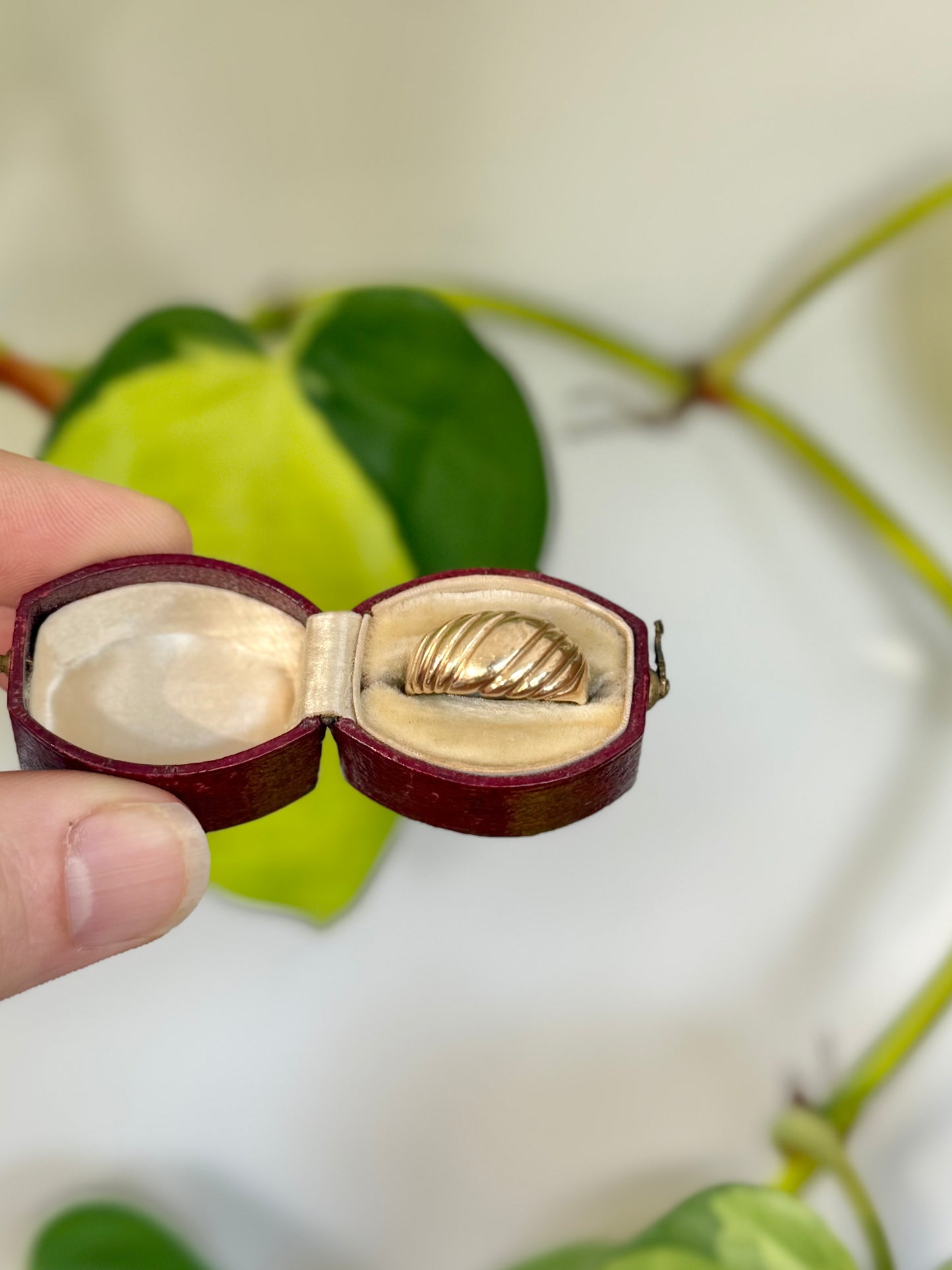 Vintage 9ct Gold Croissant Ring – Size M