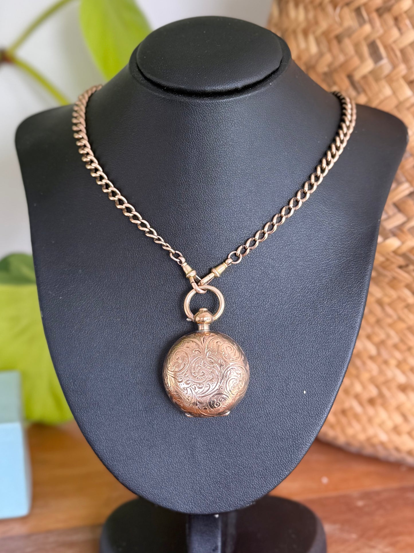 Circa 1910 Round Dennison 9ct Gold-Cased Sovereign Holder – Rose Gold – 30mm