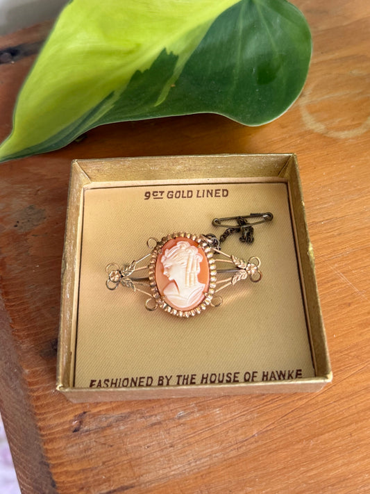 Vintage Australian Hawke 9ct Gold-Lined Carved Shell Cameo Brooch with Original Box