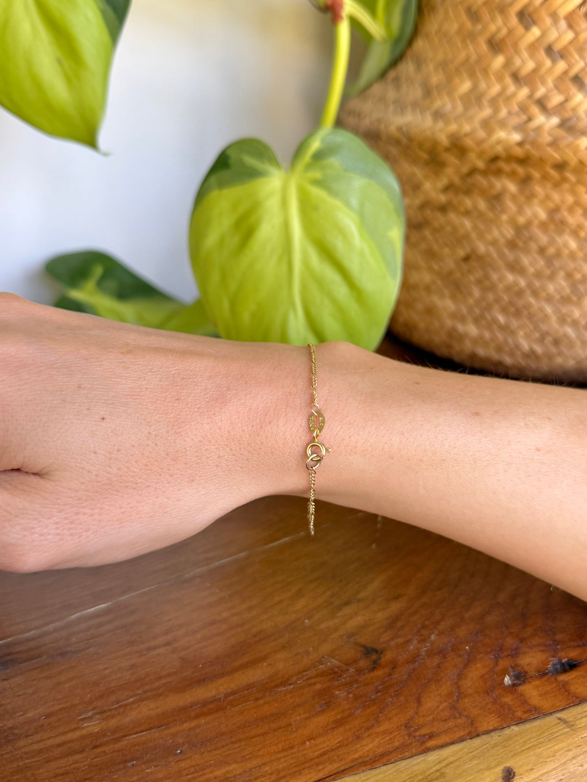 Fine Vintage 9ct Gold Bracelet – Elegant & Delicate